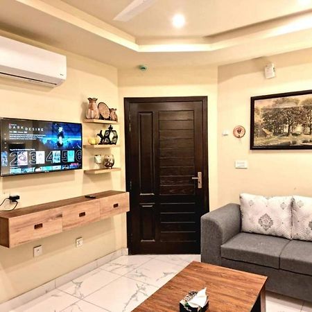 Comfortable & Lovely 1 Bed Apt In Bahria Town ราวัลปินดี ภายนอก รูปภาพ